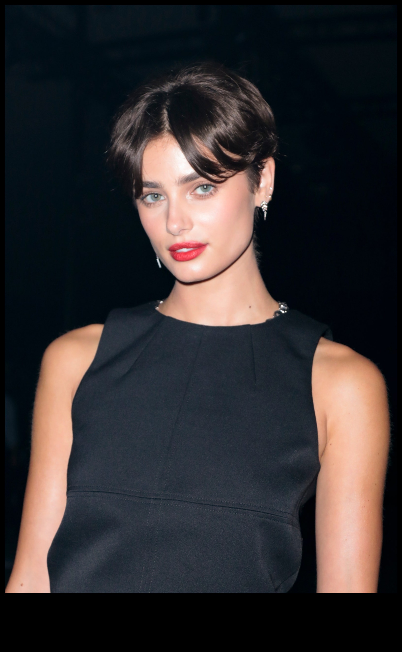 The Pixie Persona Μια μοντέρνα ματιά σε μια κλασική εμφάνιση 4 The Pixie Persona Συνέχεια: Δημιουργήστε την ταυτότητά σας με κοντά μαλλιά