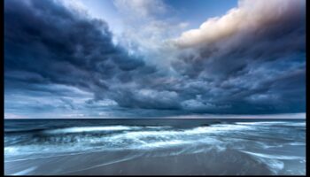 Chasing Clouds: Mastering Techniques for Capturing the Drama of Stormy Skies