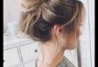 Messy Bun Magic: Αβίαστα και κομψά μελαχρινή Updos