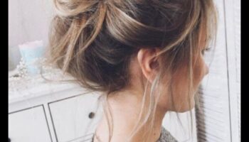 Messy Bun Magic: Αβίαστα και κομψά μελαχρινή Updos