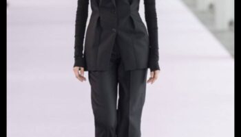 Runway Reverie: Dreamlike Scenes in Iconic Fashion Photography